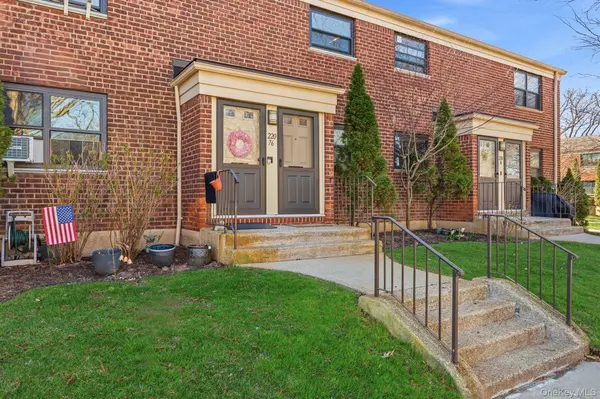 220-76 75th AVE #180A2, Bayside, NY 11364