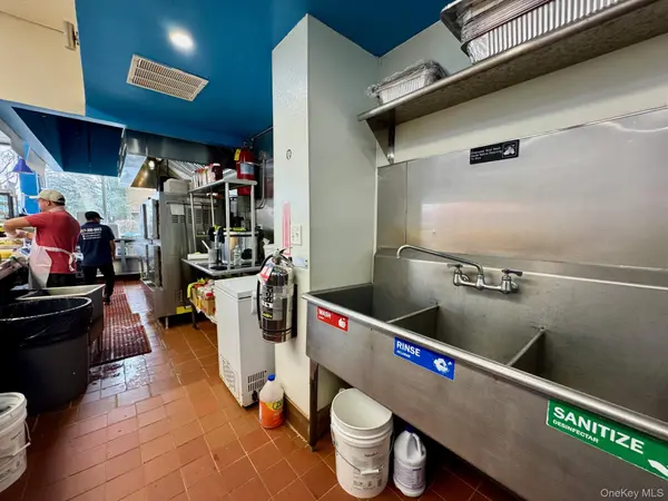 172-02 Linden BLVD, Jamaica, NY 11434