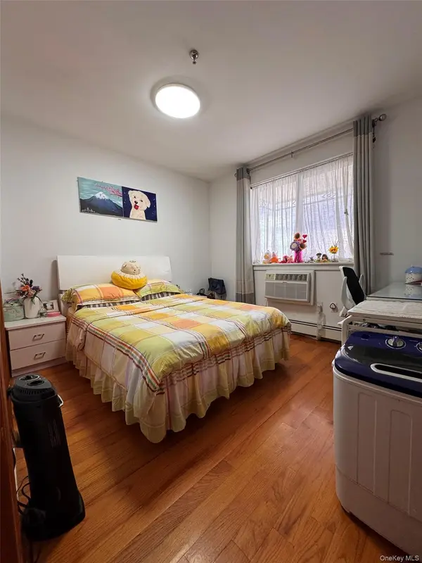 3733 107th ST #3B, Corona, NY 11368