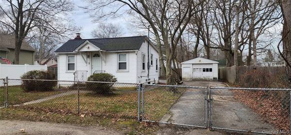 51 Hackensack RD, Mastic Beach, NY 11951