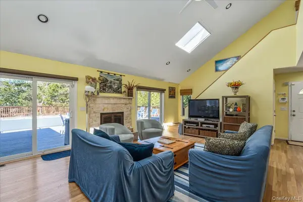 Address not disclosed, Westhampton, NY 11977