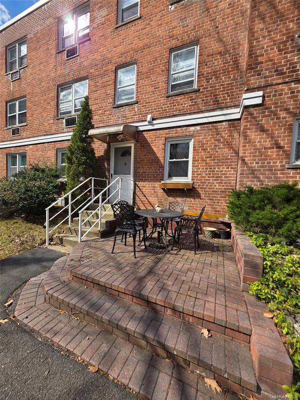 125 N Washington AVE #2, Hartsdale, NY 10530