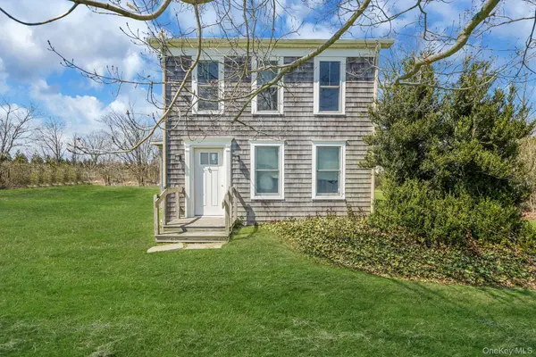5528 Sound AVE, Riverhead, NY 11901