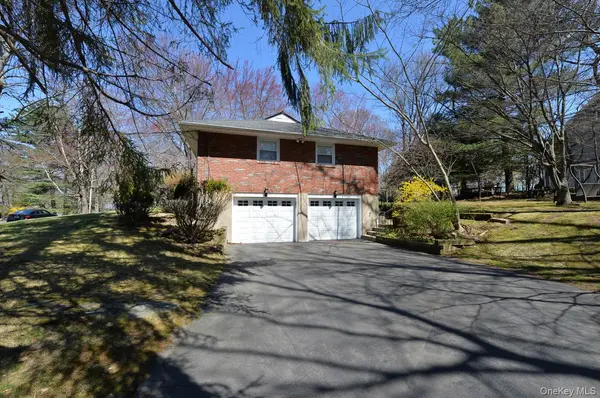 2 Augur RD, Airmont, NY 10901