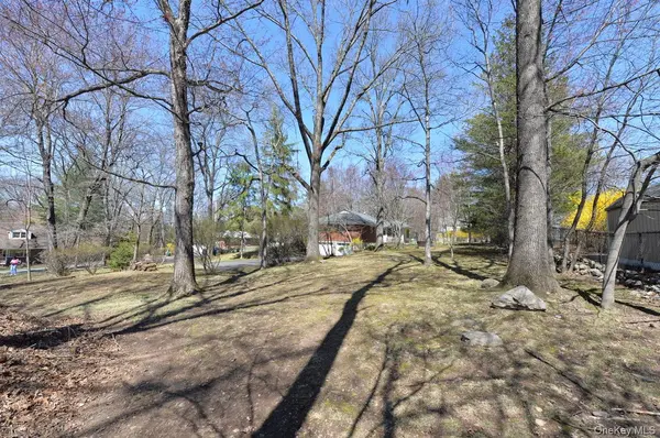 2 Augur RD, Airmont, NY 10901