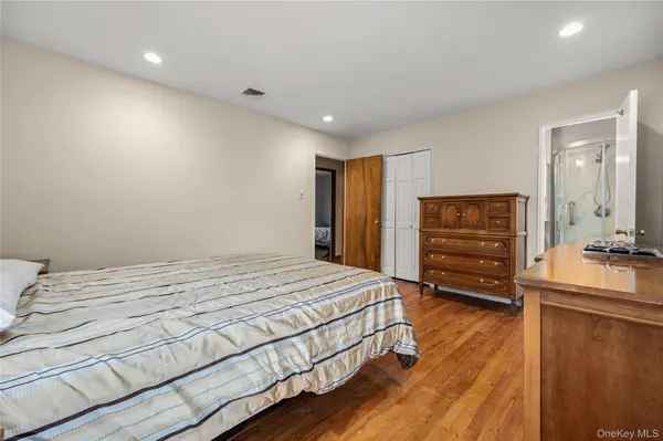 162-27 97th ST, Howard Beach, NY 11414