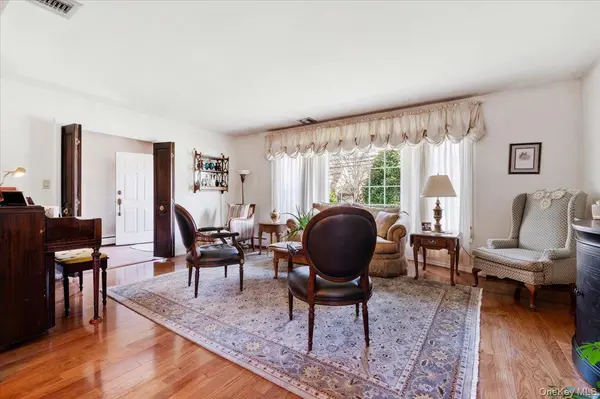 2187 Loines AVE, Merrick, NY 11566