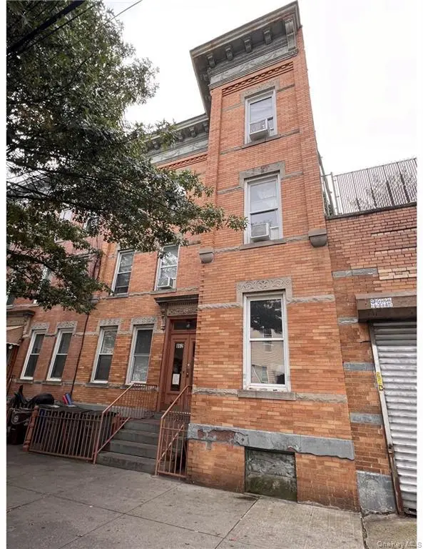 862 Woodward AVE, Ridgewood, NY 11385