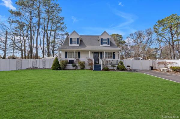 502 Station RD, Bellport, NY 11713