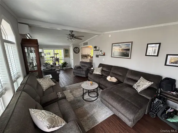 1661 Old Country RD #62, Riverhead, NY 11901