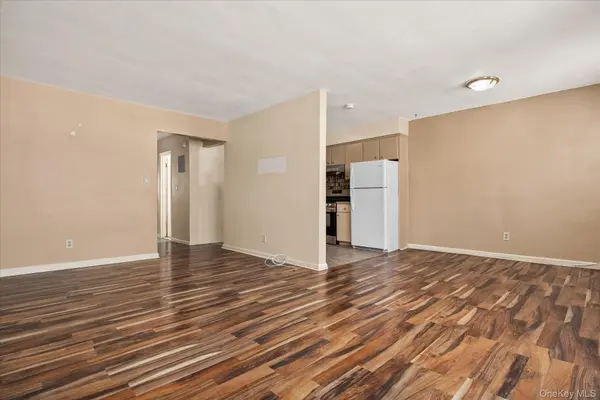 5263 65th PL, Maspeth, NY 11378