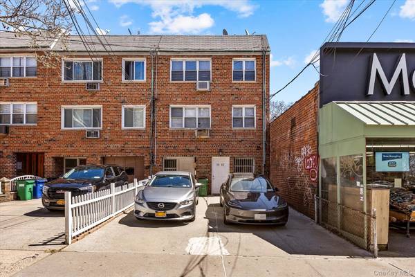 5263 65th PL, Maspeth, NY 11378