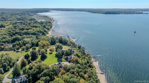 31 Fort Hill DR, Lloyd Neck, NY 11743