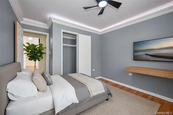 99-10 60th AVE #5D, Corona, NY 11368