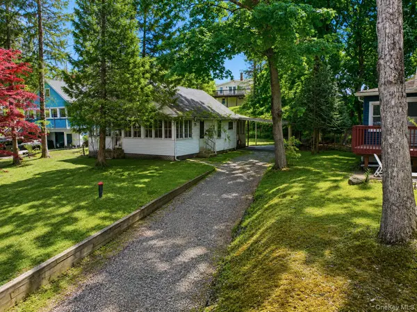 15 Well RD, Walden, NY 12586