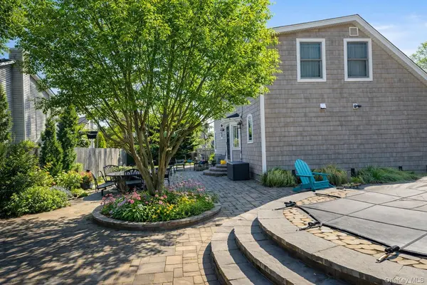 33 2nd ST, Bayport, NY 11705