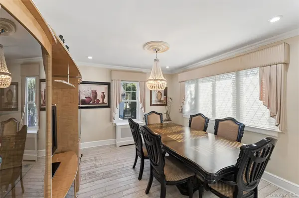 262 Floral BLVD, Floral Park, NY 11001