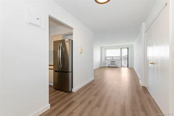 61-15 97 #14E, Rego Park, NY 11374