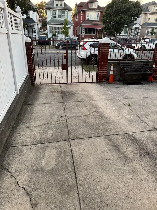 11435 130th ST, South Ozone Park, NY 11420