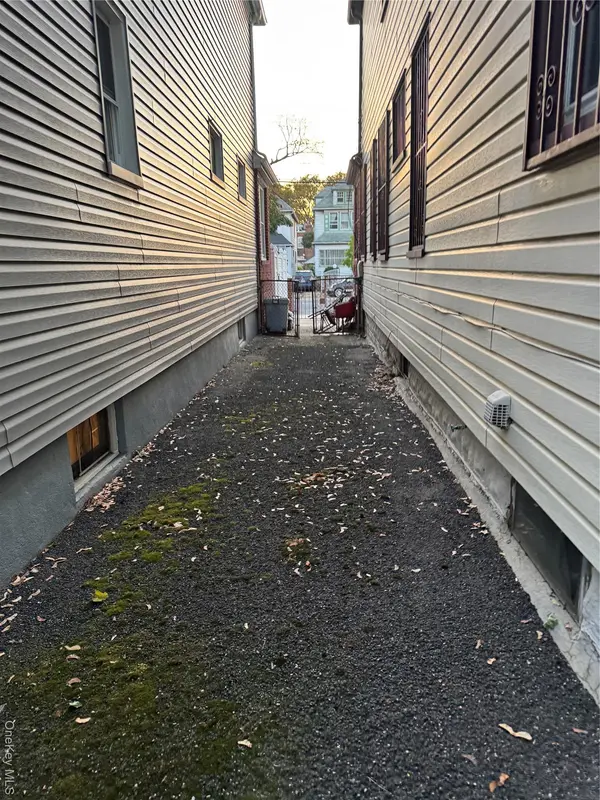 11435 130th ST, South Ozone Park, NY 11420