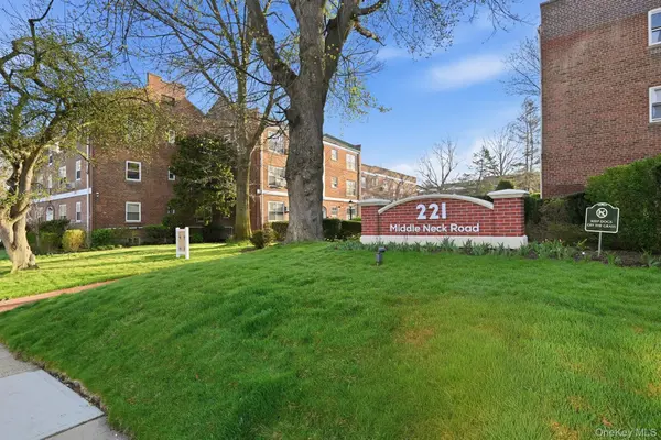 221 Middle Neck #F6, Great Neck, NY 11021