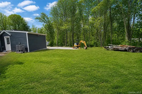 13 Brook TRL, Wurtsboro, NY 12790