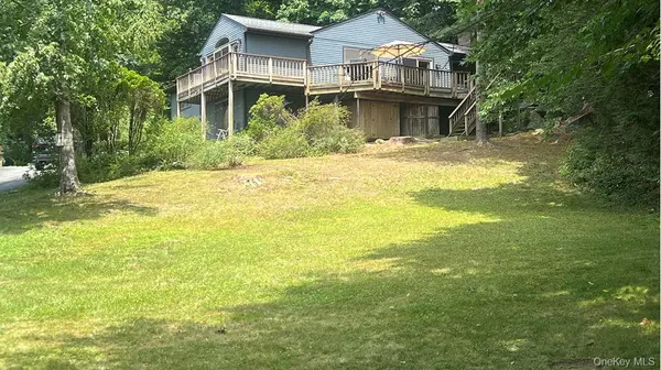 6 Tennis Court RD, Mahopac, NY 10541