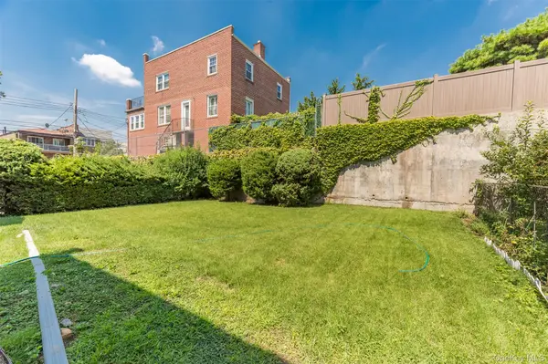 7107 Ditmars BLVD, East Elmhurst, NY 11370