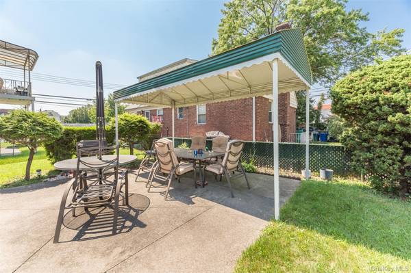 7107 Ditmars BLVD, East Elmhurst, NY 11370