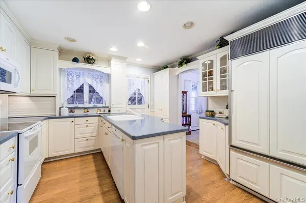 86 W Main ST, Washingtonville, NY 10992