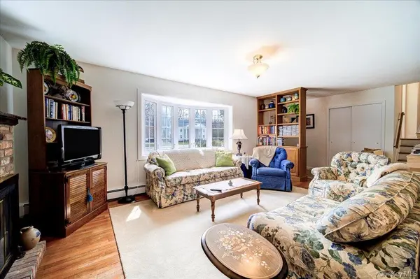 86 W Main ST, Washingtonville, NY 10992