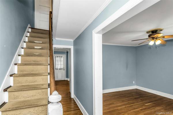 46 Irving PL, Oyster Bay, NY 11771