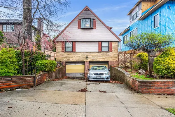 8543 211th ST, Hollis Hills, NY 11427