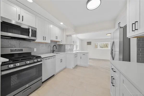 1656 N Gardiner DR, Bay Shore, NY 11706