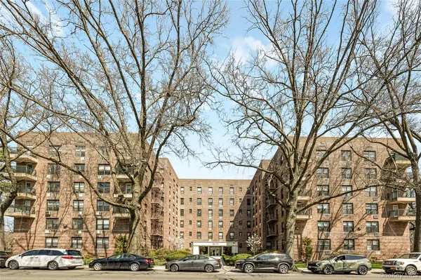 8035 Springfield BLVD #3C, Bellerose Manor, NY 11427