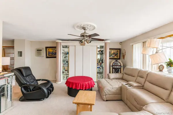 11 Seaford RD, Mastic Beach, NY 11951