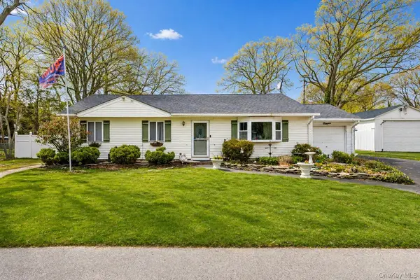 11 Seaford RD, Mastic Beach, NY 11951