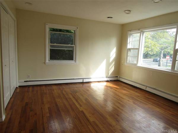 Address not disclosed, Lynbrook, NY 11563
