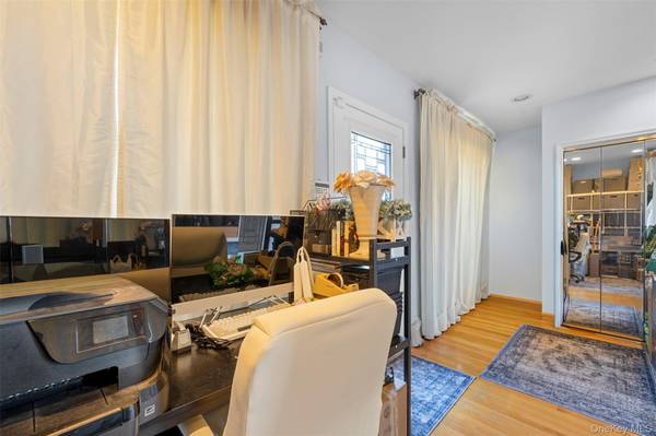 50 New Hyde Park RD, New Hyde Park, NY 11040