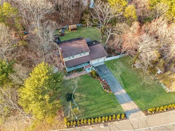 231 W Woodside AVE, Patchogue, NY 11772