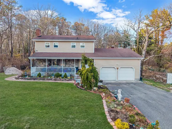 231 W Woodside AVE, Patchogue, NY 11772