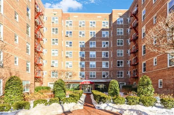 64-11 99th ST #318, Rego Park, NY 11374