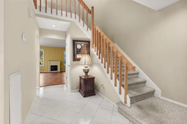 41 Doral LN #41, Bay Shore, NY 11706