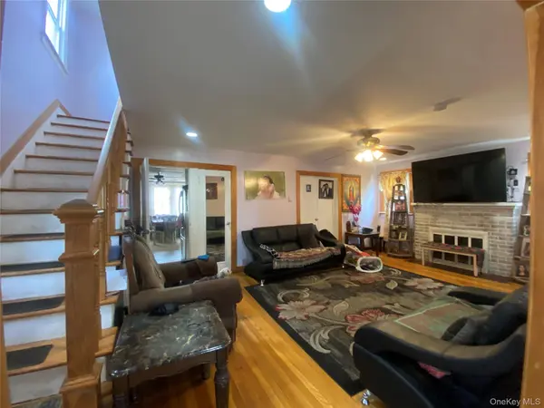 24 Lent AVE, Hempstead, NY 11550