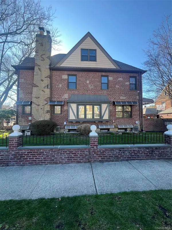 19519 45th AVE, Flushing, NY 11358