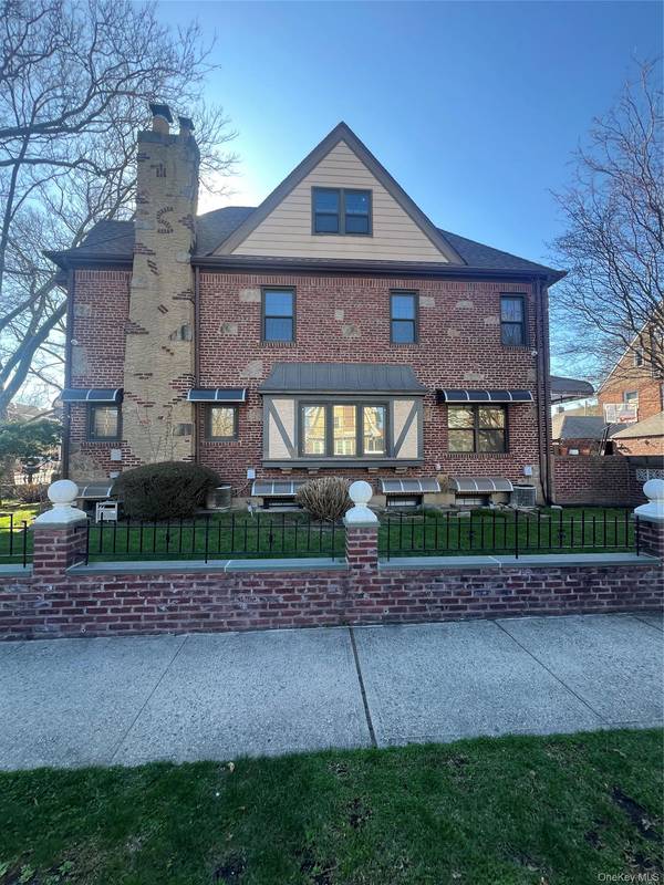 19519 45th AVE, Flushing, NY 11358