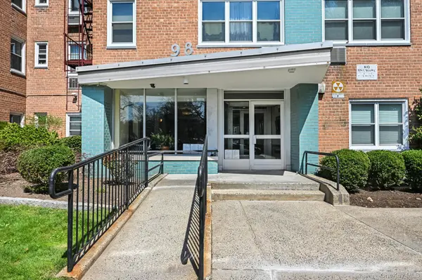 98 DeHaven DR #2B, Yonkers, NY 10703