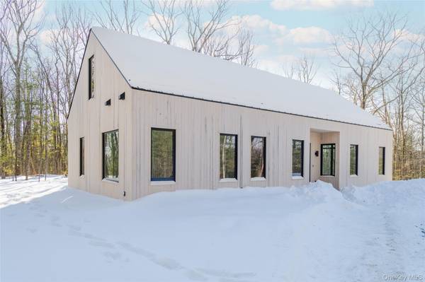 48 Pine Grove RD, Kerhonkson, NY 12446