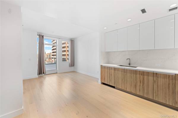 136-18 Maple AVE #5G, Flushing, NY 11355