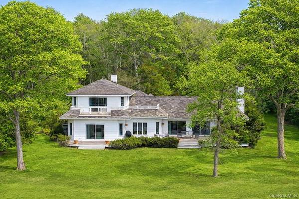 7 Penniman Point RD, Quogue, NY 11959